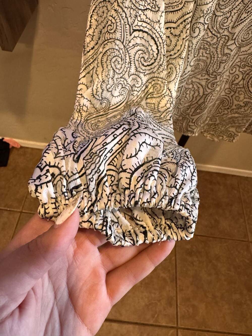 H&M Paisley Print Long Sleeve Frill-Trimmed Blouse Size Medium - Picture 5 of 11
